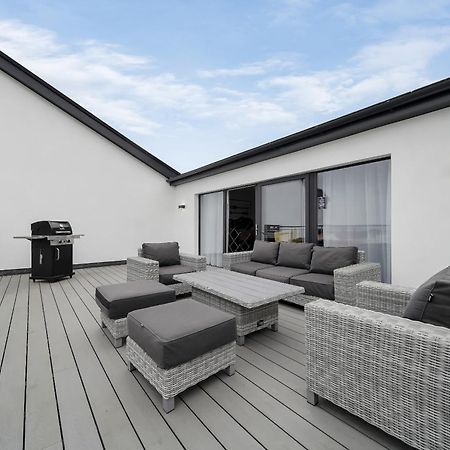 Bayview Luxury 3 Bedroom Apartment First Floor Downings Dış mekan fotoğraf
