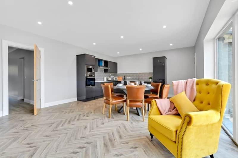 Bayview Luxury 3 Bedroom Apartment First Floor Downings Dış mekan fotoğraf